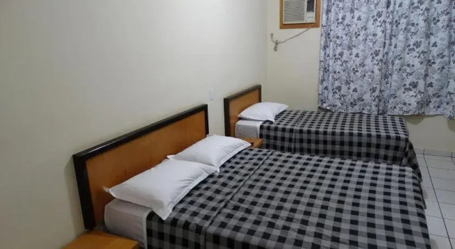 Alerri Hotel, Забронировать Отель Отели Рибейран-Прету с парковкой, рядом с Ресторан Pinguim Beerhouse, Парковка