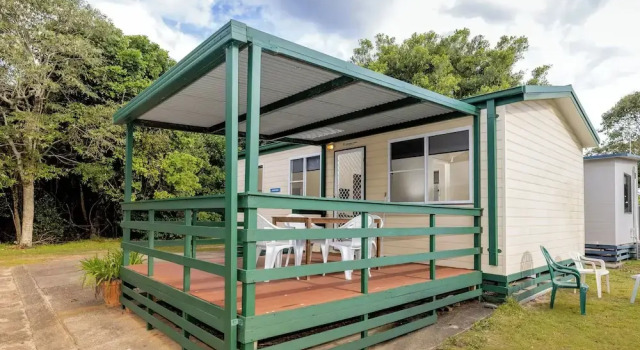 Номер Economy с 2 комнатами с балконом BIG4 Manning Point Holiday Park