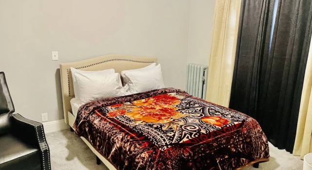 Newly Renovated 2 floor Getaway, Prenota Hotel Springfield Massachusetts