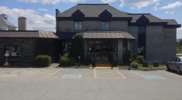 Quality Hotel & Suites, Buchen Sie Hotel Sherbrooke Eastern Townships