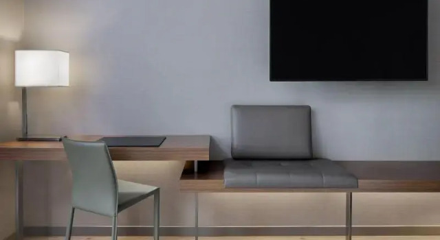 Четырёхместный номер Standard AC Hotel Louisville Downtown