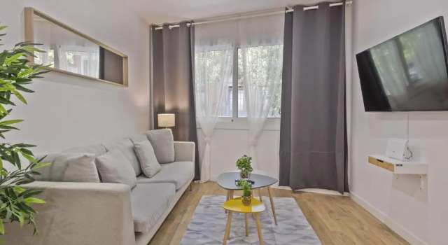 Апартаменты The White Flats Les Corts