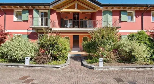Apartment on Lake Idro With Pool, Buchen Sie Ferienwohnung Hotels in Idro mit Pool, Schwimmbad