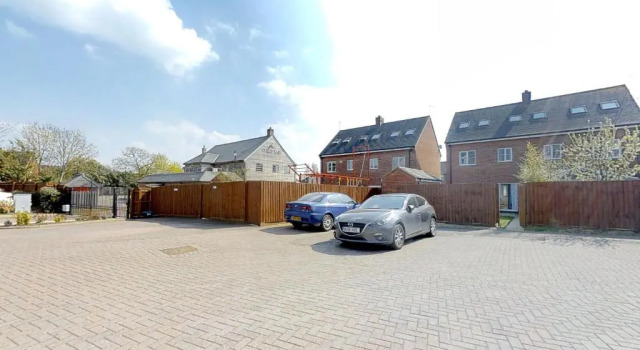 Апартаменты Cole Green Lane Executive Stay- Free Parking