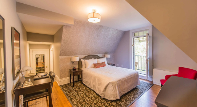Двухместный номер Standard с балконом Idlewyld Inn & Spa