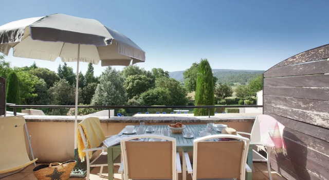 Residence Les Quatres Soleil, Забронировать Отель Отели Люберон 3 звезды, 3*