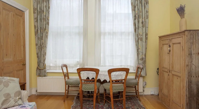 Gorgeous Central One Bed in Earls Court, Забронировать Отель Отели Англии 3 звезды, 3*