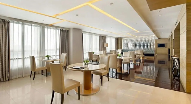 Номер Executive Courtyard by Marriott Kunshan