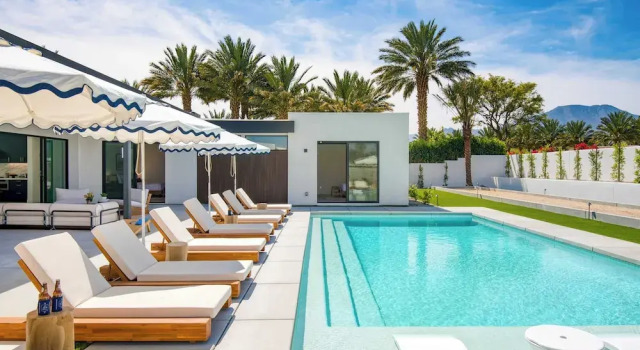 Коттедж Sleeps 34 2 Villas Pool Pickleball Bocce Polo Villas Elara by AvantStay