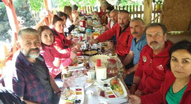 Kapuzbaşı Şelalesi Baştürk dinlenme tesisleri