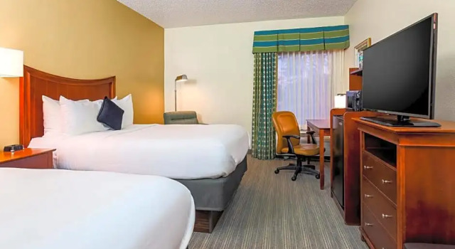 Четырёхместный номер Standard Red Lion Inn and Suites Hattiesburg