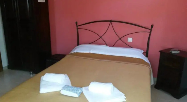 Hotel Sarandos, Book Hotel  