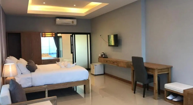 Люкс с видом на бассейн Look at Home Lamphun