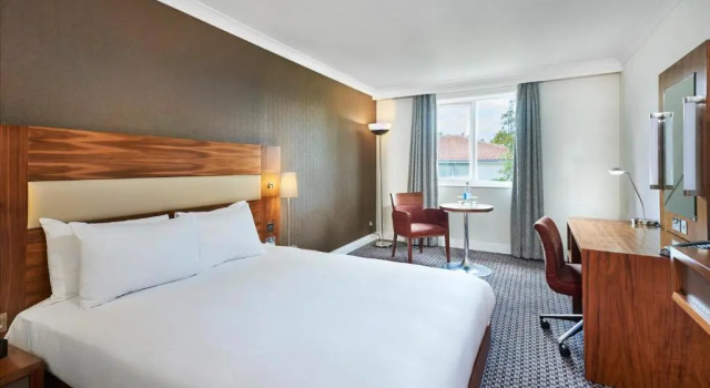 Двухместный номер Deluxe DoubleTree by Hilton Bristol North