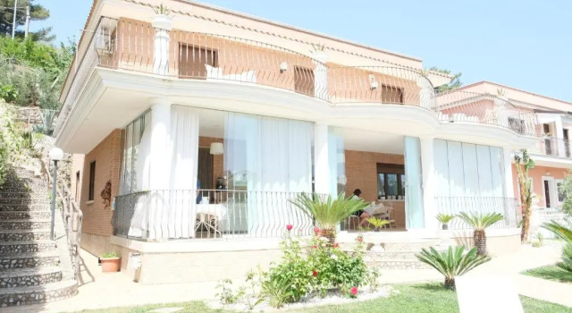 BeB Villa Pacifica, Забронировать Отель «постель и завтрак» Отели Пескичи 3 звезды, 3*