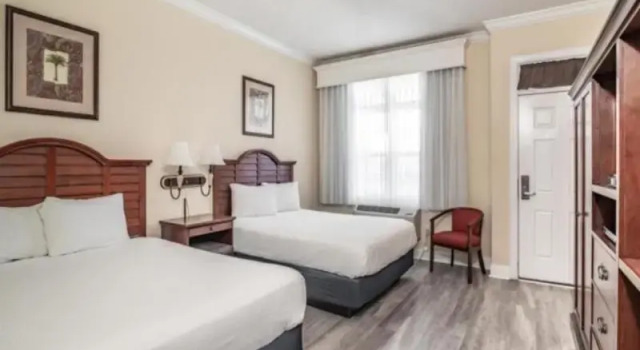 Четырёхместный номер Standard Litchfield Beach & Golf Resort