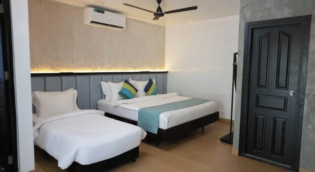 Zinnia Maafushi, Book Villa Hotels in Kaafu Atoll with Parking, Parking