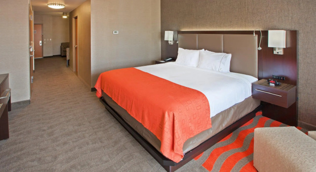 Номер Executive c 1 комнатой Holiday Inn Express and Suites Columbus Edinburgh by IHG