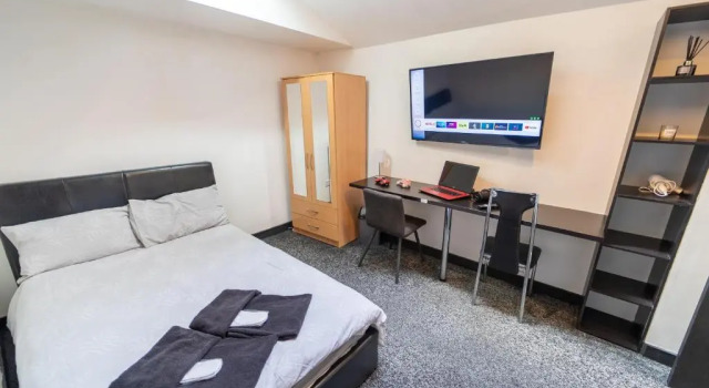 Ensuite Style Studio in Selly Oak, Varaa Hotelli Birmingham West Midlands