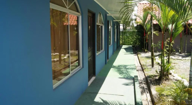 Hotel y Cabinas del Trópico, Buchen Sie Hotel Guapiles Limón
