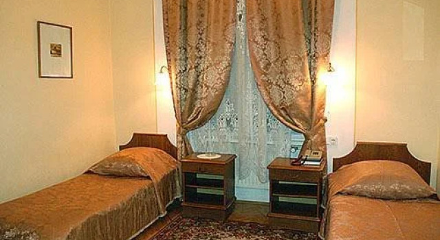 Auscoprut, Prenota Hotel Hotel a Ivano-Frankovsk con parcheggio, Parcheggio