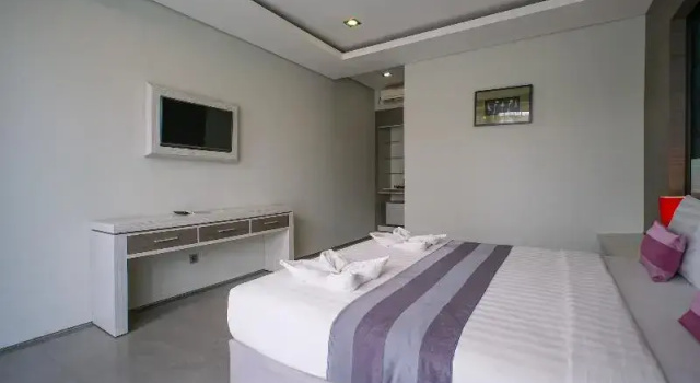 Номер Standard с видом на бассейн Kamini Legian Hotel