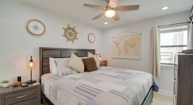 Апартаменты с 2 комнатами Vibrant Gulf Shores Getaway w/ Pool & Beach Access