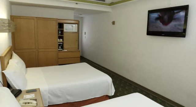 Четырёхместный номер Standard Hotel Monterrey Macroplaza