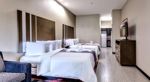 Четырёхместный номер Superior Americas Best Value Inn and Suites IAH Airport North