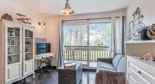 Апартаменты Charming 1br with balcony & pool nearby Trouville-sur-Mer station - Welkeys