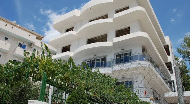 Vila Tare, Забронировать Отель Бизнес-отели Саранда, 4* 5*