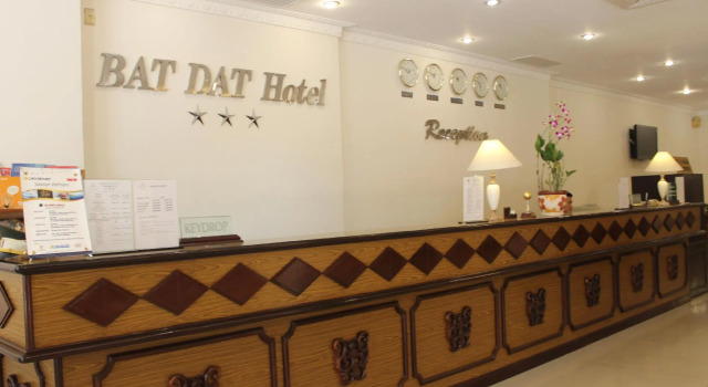 Кровать в общем номере Bat Dat Hotel
