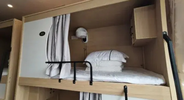 Капсула Economy Junyuanmeng  Express Hotel