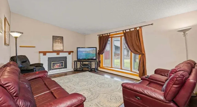 Коттедж Family 4BR Home With Patio by Willowcreek Park