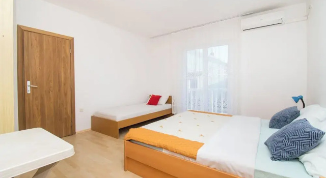 Apartment Mijo, Забронировать Апартаменты/квартира Водице Шибенско-Книнская жупания, рядом с Пляж Фрателли