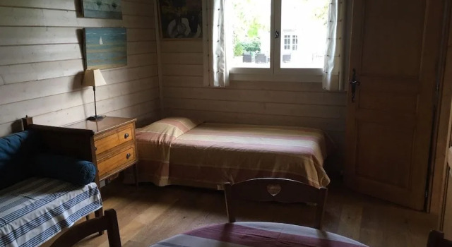 BnB Atelier de St. Maurice, Book Bed and Breakfast Hoteller i Collonge-Bellerive med parkering, Parkering
