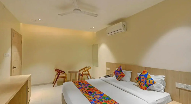Номер Deluxe FabHotel Blue Moon