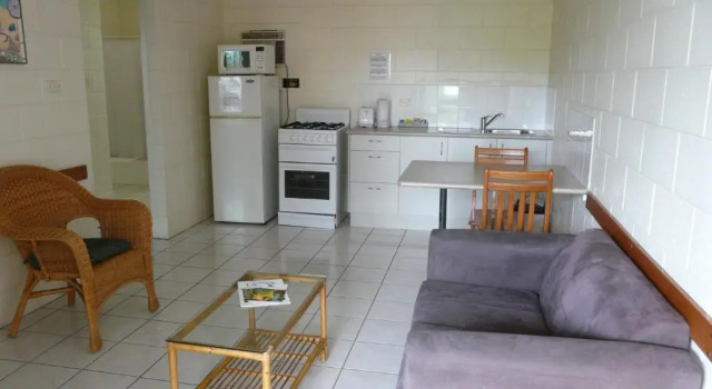 Апартаменты Oasis Inn Apartments