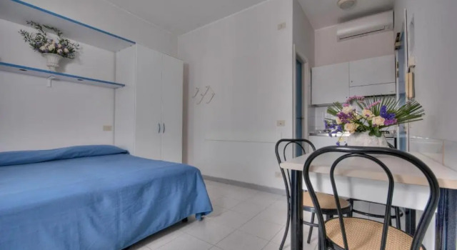 Hotel Residence Mediterraneo, Buchen Sie Hotel Hotels in Blumenriviera mit Pool, Schwimmbad