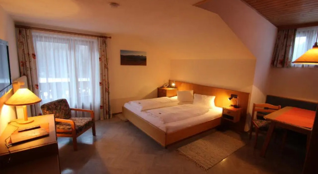 Апартаменты Hotel Gasthof Edelweiß