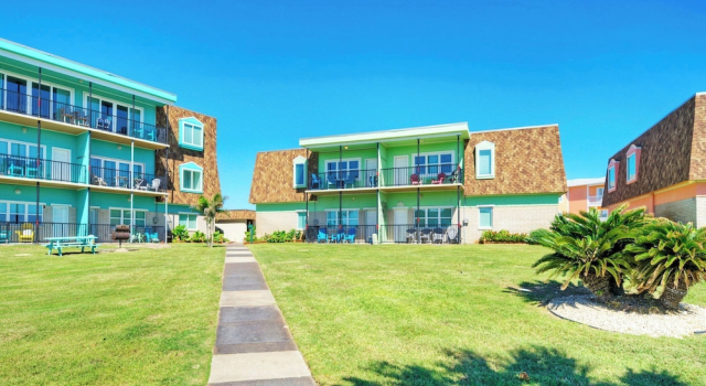 2 Condos Beach Access, 2 Pools, Pickleball & Tennis Island Retreat Complex, Book Feriehus Sommerhuse i Houston, Hytte