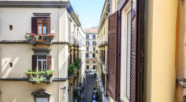 Vespa Apartment - Via Miroballo 19, Забронировать Апартаменты/квартира Апартаменты Неаполя - исторического центра, Апартаменты/квартира