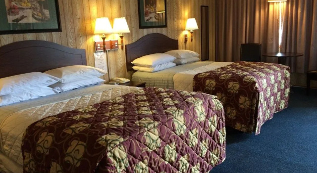 Saddle & Surrey Motel, Забронировать Мотель Эстес-Парк Rocky Mountain National Park, рядом с Estes Park Hospital