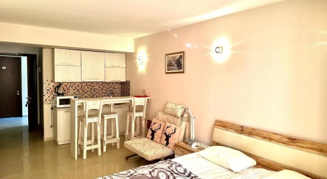 Light Apartments, Rezerwuj Apartament Hotele w Mtkheta-Mtianeti z basenem, Basen