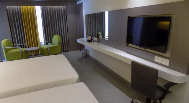 ZIBE Luxe Hyderabad by GRT Hotels, Rezerwuj Hotel Kukatpalli 