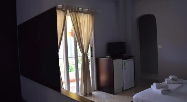 Двухместный номер Standard с балконом и с видом на море Hotel Kolagji
