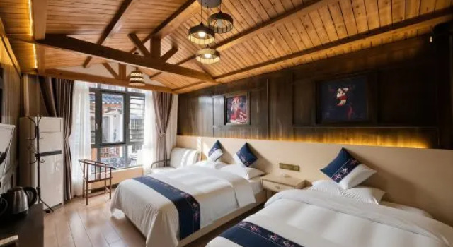 Люкс Furong Zhenjiang Xia Inn