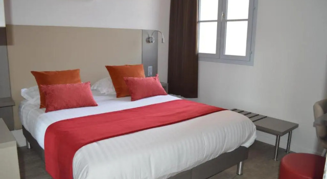 Двухместный номер Standard Logis Hotel du Parc-Restaurant - Le Rouget de Lisle