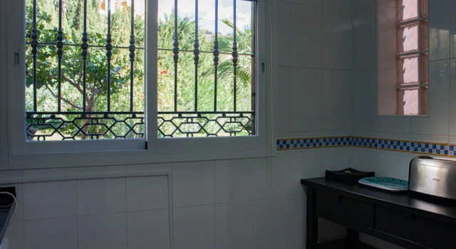 Cipreses House Canovas Nerja, Prenota Hotel Hotel a Axarquía con parcheggio, Parcheggio