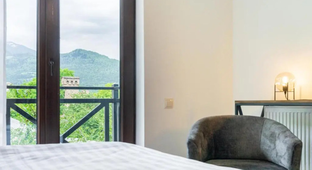 Двухместный номер Standard с балконом Hotel Chatini Mestia